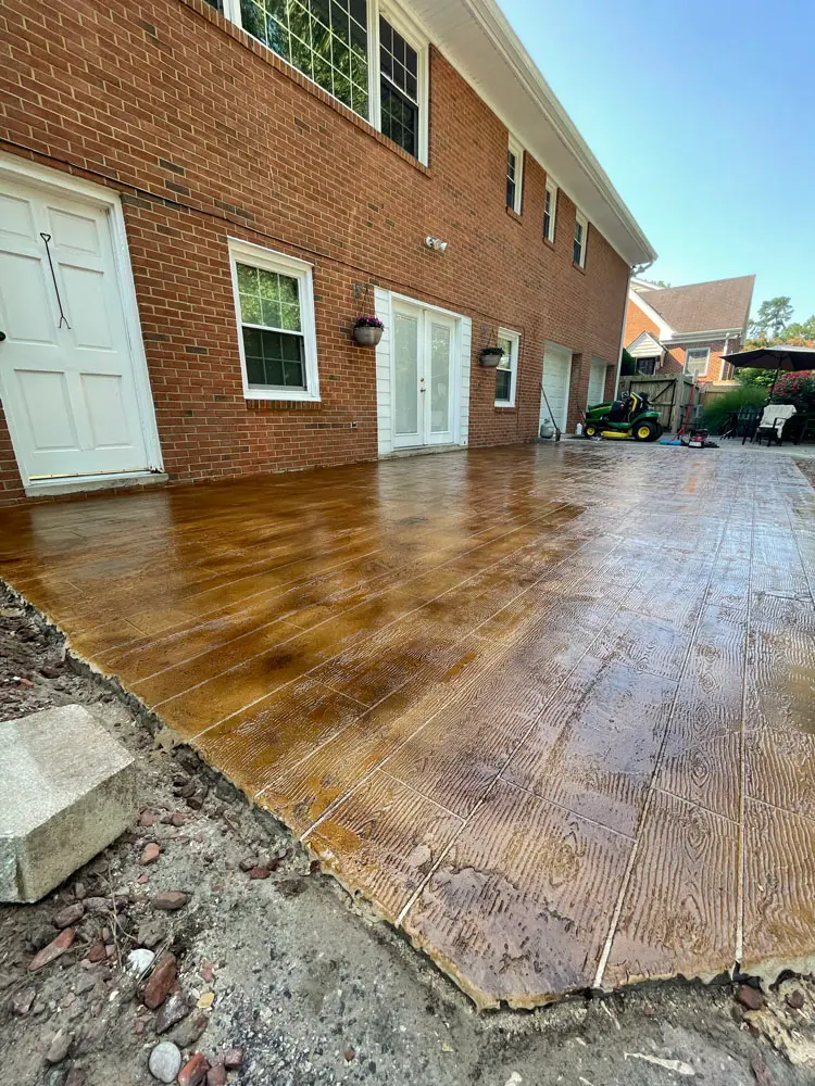 Decorative concrete overlay